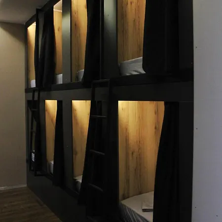 Auberge de jeunesse 90pods & C O Working *