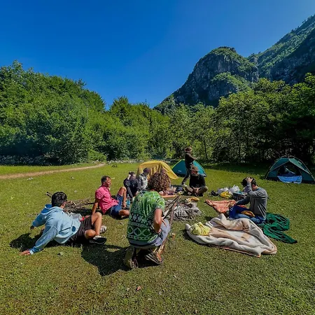 90pods & C O Working Auberge de jeunesse Shkodër