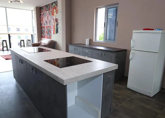 90pods & C O Working * Shkodër