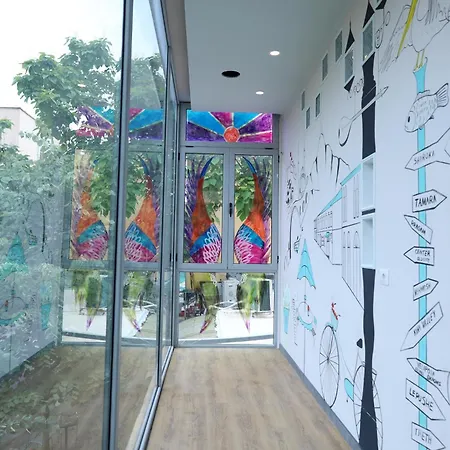 Hostel 90pods & C O Working