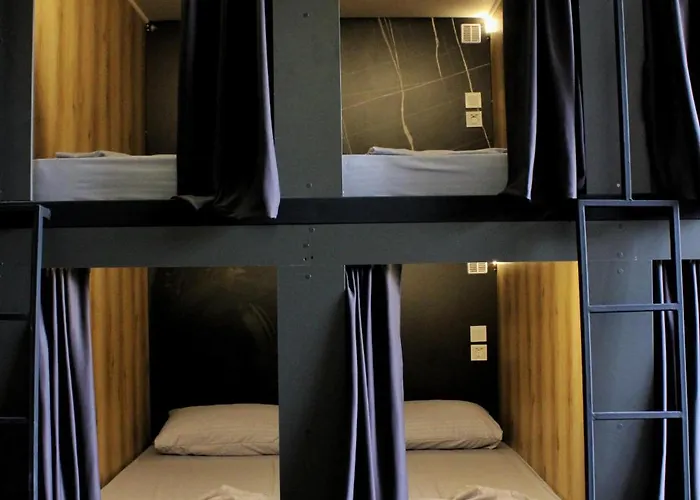 Hostel 90pods & C O Working